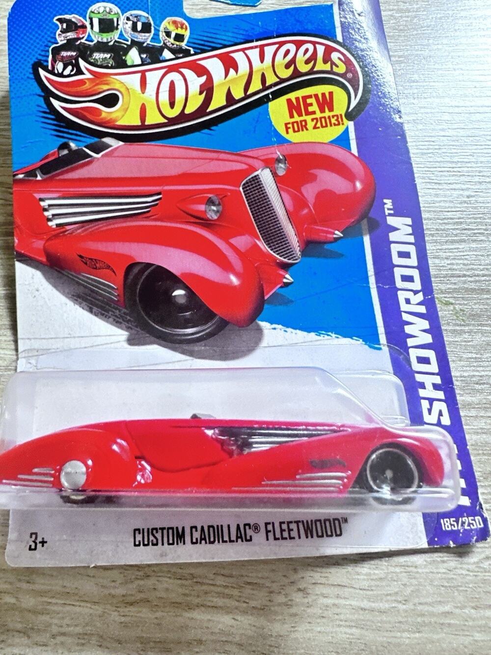Hot Wheels HW Showroom Custom Cadillac Fleetwood 185/250 Red New H76